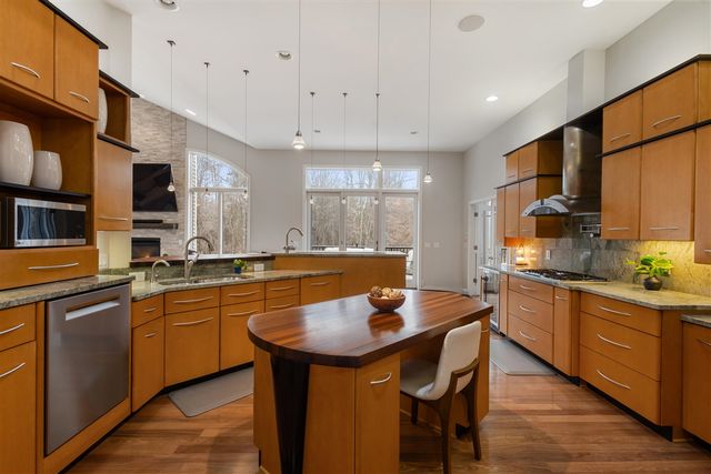 10292 Skyview Drive, Kalamazoo, MI 49009