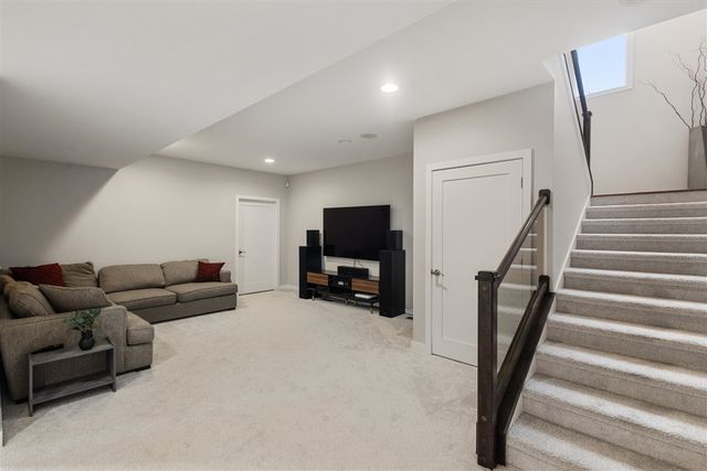 10292 Skyview Drive, Kalamazoo, MI 49009