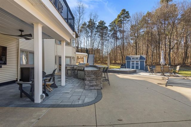 10292 Skyview Drive, Kalamazoo, MI 49009