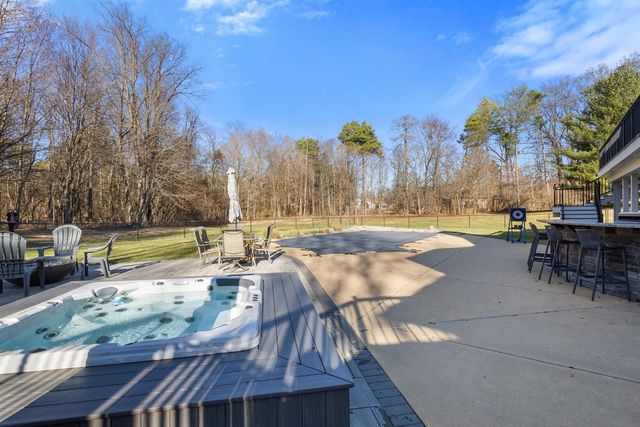 10292 Skyview Drive, Kalamazoo, MI 49009