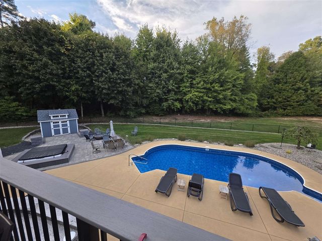 10292 Skyview Drive, Kalamazoo, MI 49009