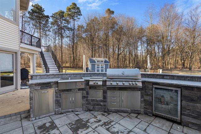 10292 Skyview Drive, Kalamazoo, MI 49009