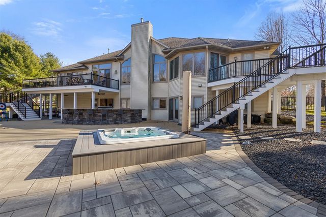 10292 Skyview Drive, Kalamazoo, MI 49009