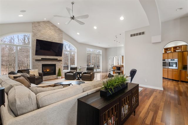 10292 Skyview Drive, Kalamazoo, MI 49009