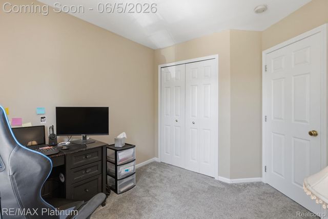 1714 Newgate Lane, Hartland Township, MI 48843