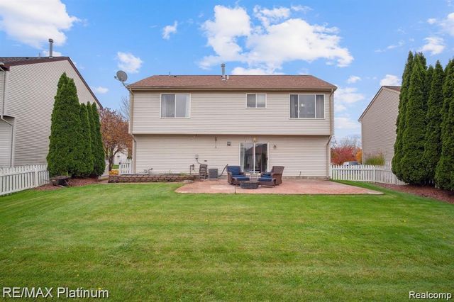 1714 Newgate Lane, Hartland Township, MI 48843