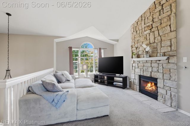 1714 Newgate Lane, Hartland Township, MI 48843