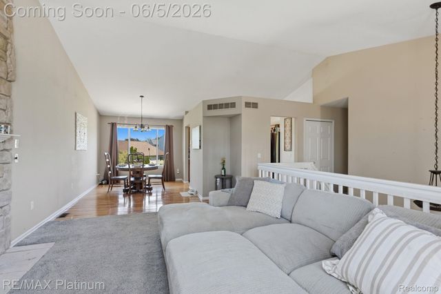 1714 Newgate Lane, Hartland Township, MI 48843