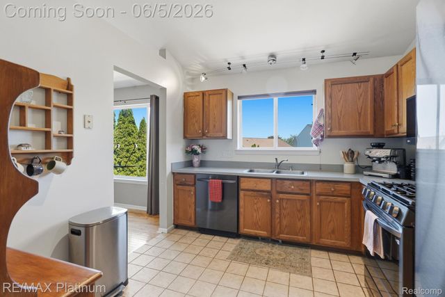 1714 Newgate Lane, Hartland Township, MI 48843