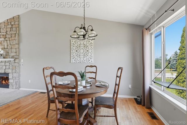 1714 Newgate Lane, Hartland Township, MI 48843