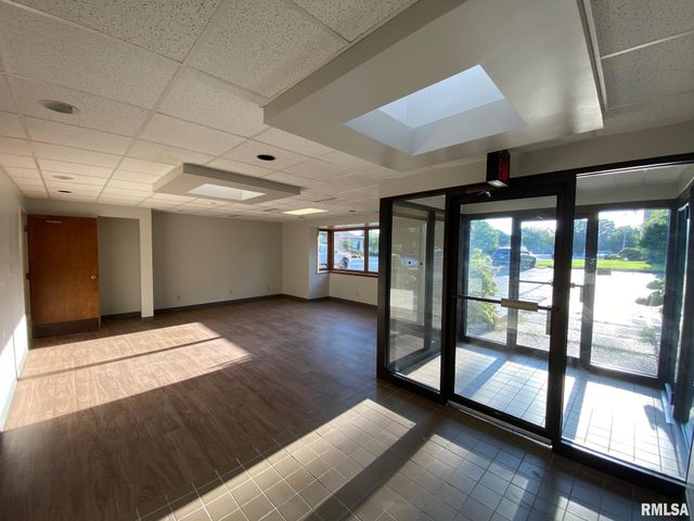 2121 1st Street a Ste B, Moline, IL 61265