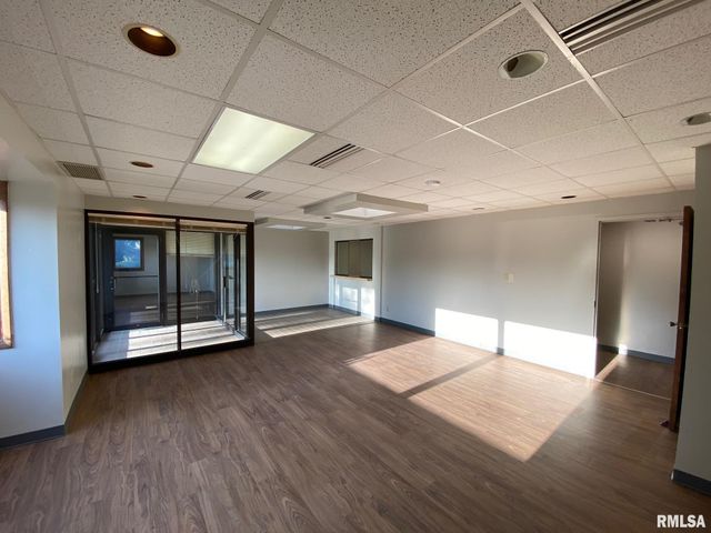 2121 1st Street a Ste B, Moline, IL 61265