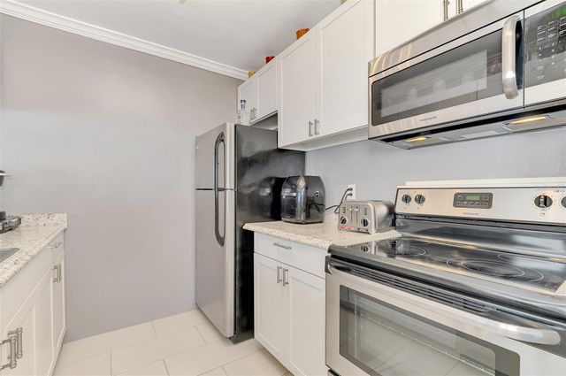 3802 59TH AVENUE W 4113, Bradenton, FL 34210