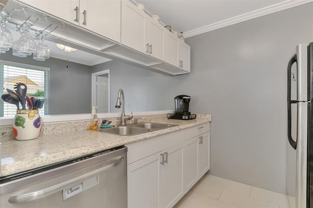 Image 13 of property listing at 3802 59TH AVENUE W 4113, Bradenton, FL 34210