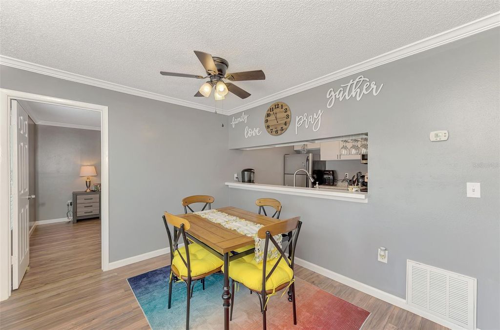 Image 10 of property listing at 3802 59TH AVENUE W 4113, Bradenton, FL 34210