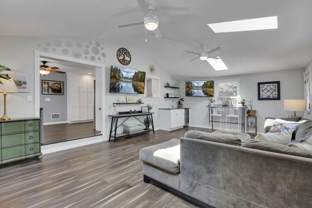 932 Mcclain Road, Columbus, OH 43212