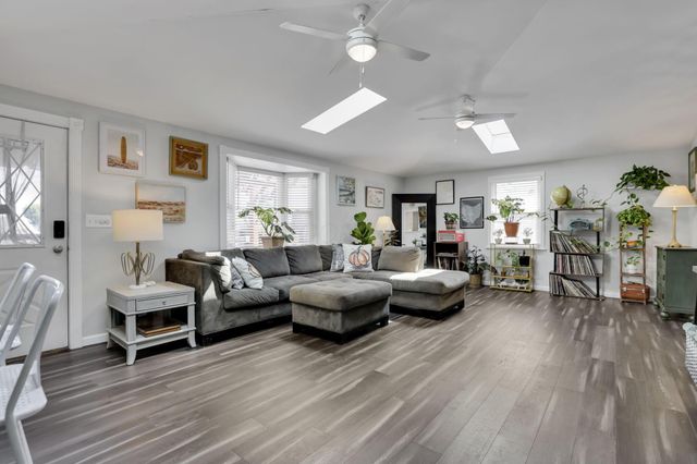 932 Mcclain Road, Columbus, OH 43212