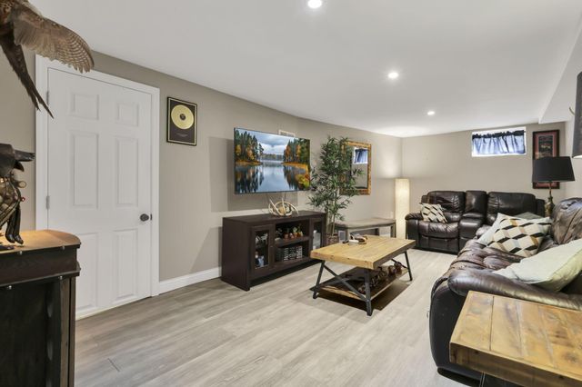 932 Mcclain Road, Columbus, OH 43212