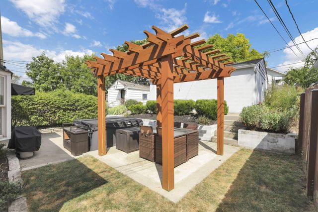 932 Mcclain Road, Columbus, OH 43212