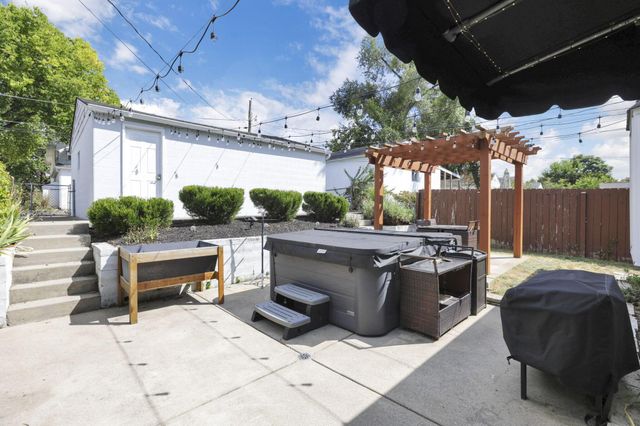 932 Mcclain Road, Columbus, OH 43212