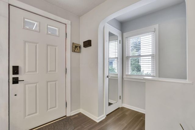 932 Mcclain Road, Columbus, OH 43212