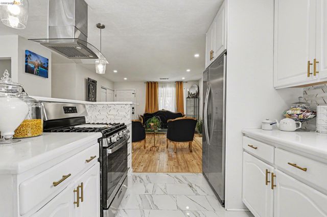 936 Santa Cruz Dr, Pleasant Hill, CA 94523