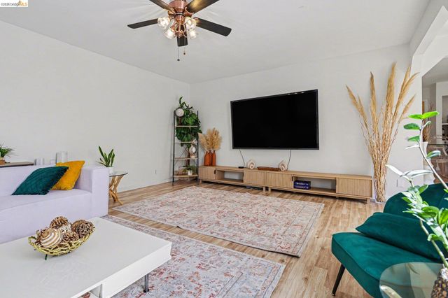 936 Santa Cruz Dr, Pleasant Hill, CA 94523