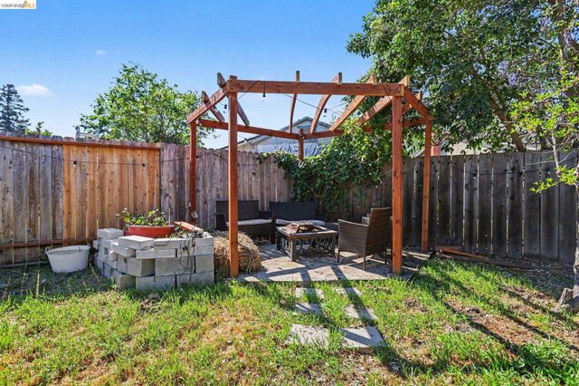 936 Santa Cruz Dr, Pleasant Hill, CA 94523