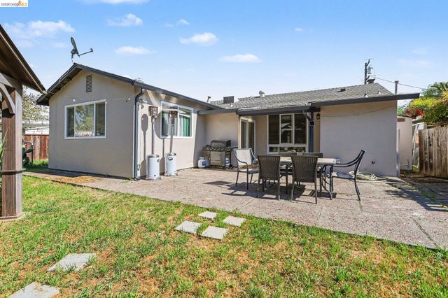 936 Santa Cruz Dr, Pleasant Hill, CA 94523