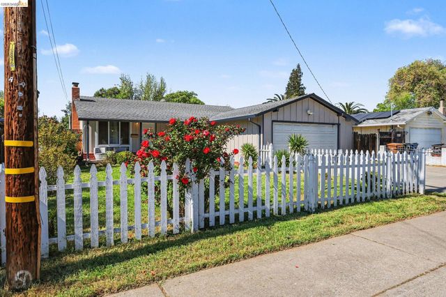 936 Santa Cruz Dr, Pleasant Hill, CA 94523