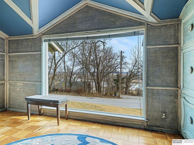 9660 N 29th Street, Omaha, NE 68112