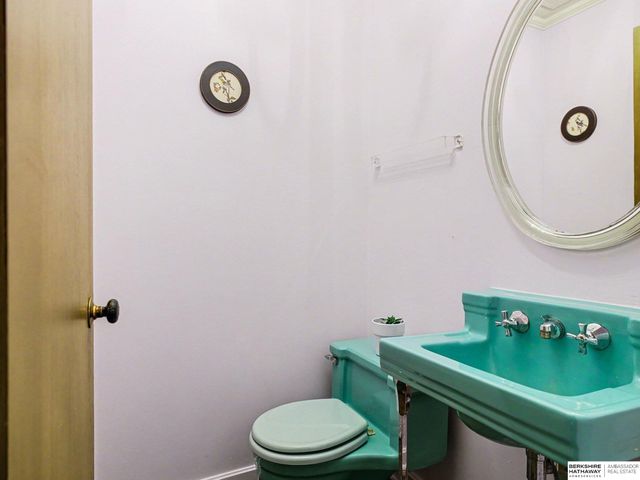 9660 N 29th Street, Omaha, NE 68112