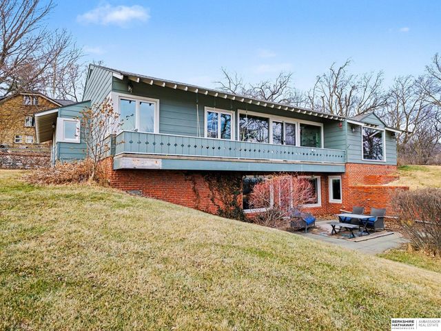 9660 N 29th Street, Omaha, NE 68112