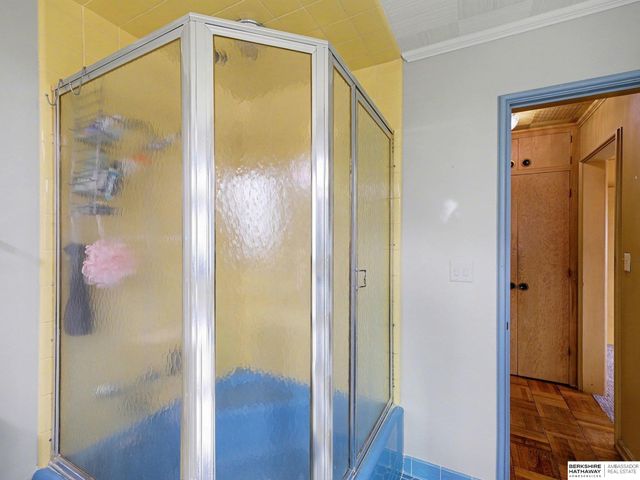 9660 N 29th Street, Omaha, NE 68112