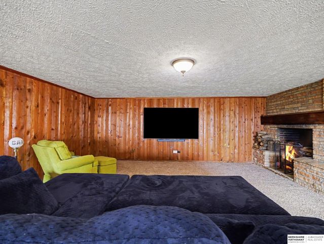 9660 N 29th Street, Omaha, NE 68112