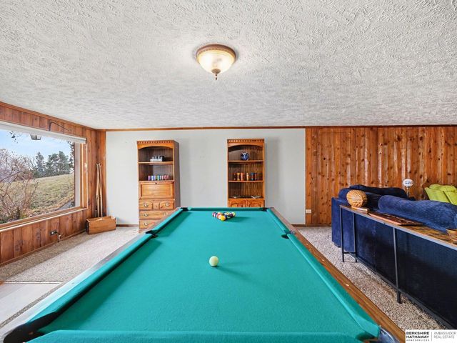 9660 N 29th Street, Omaha, NE 68112