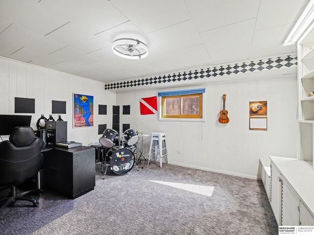 9660 N 29th Street, Omaha, NE 68112