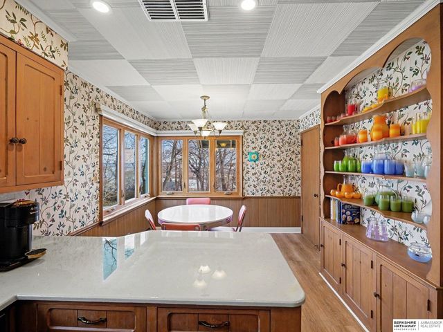 9660 N 29th Street, Omaha, NE 68112