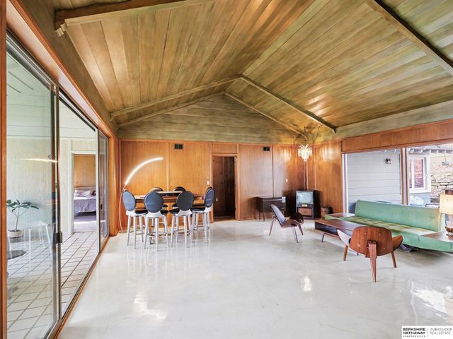 9660 N 29th Street, Omaha, NE 68112