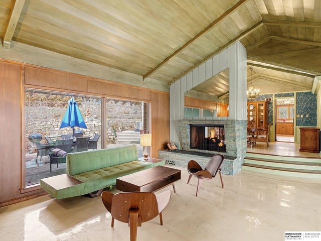 9660 N 29th Street, Omaha, NE 68112