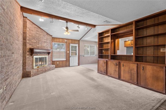 1201 Hawk Tree Drive, College Station, TX 77845