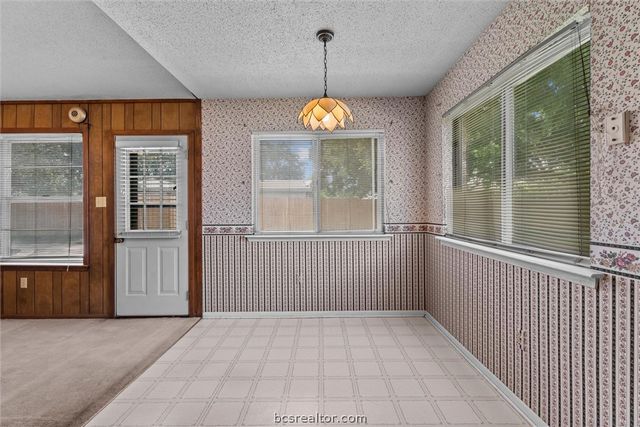 1201 Hawk Tree Drive, College Station, TX 77845