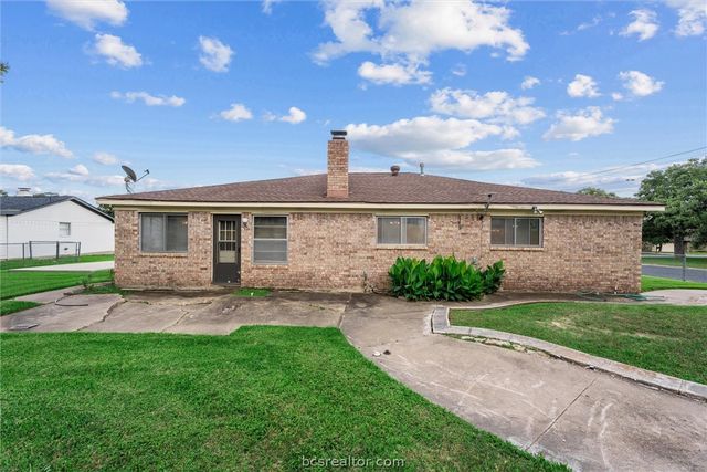 1201 Hawk Tree Drive, College Station, TX 77845