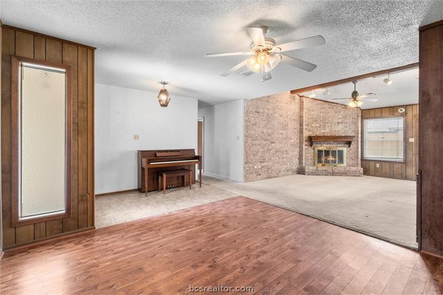 1201 Hawk Tree Drive, College Station, TX 77845