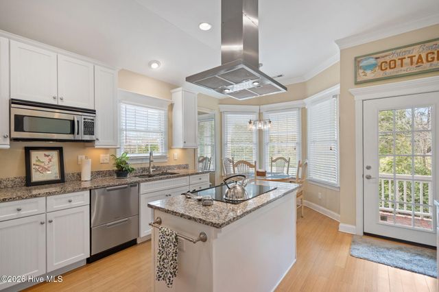 7802 Beachcomber Court, Wilmington, NC 28411