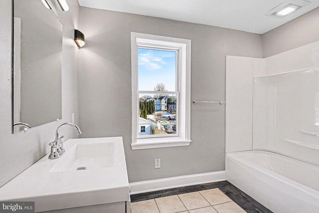 138 S 5TH AVE, Lebanon, PA 17042