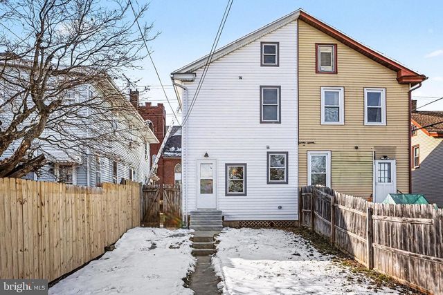 138 S 5TH AVE, Lebanon, PA 17042