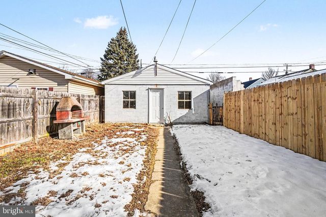 138 S 5TH AVE, Lebanon, PA 17042