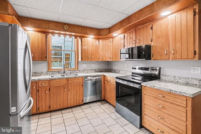 138 S 5TH AVE, Lebanon, PA 17042