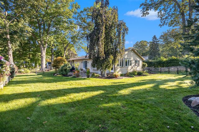 541 Mason Street, Saugatuck, MI 49453